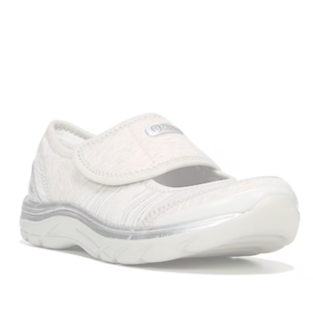 BZees women’s Bliss Slip-On shoes Size 6.5